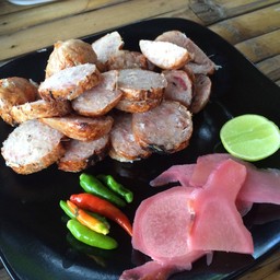 แม่ค้าคนสวยใจดี มอบให้เป็นอภินันทนาการ 😋