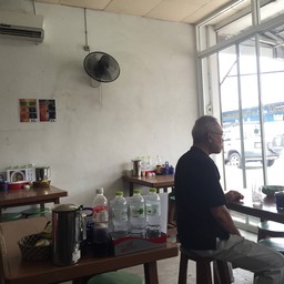 ด้านในนั่วสบายเป็นห้องแอร์