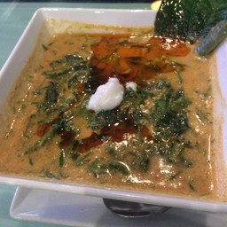 แกงคั่วเนื้อปูก้อนใบชะพลู