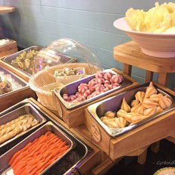 แถวนี้มาตักเองได้เรื่อยๆ