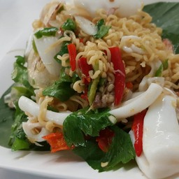 ยำมาม่าทะเล