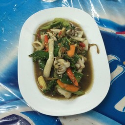 ผัดฉ่าปลาหมึก