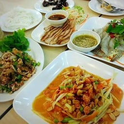 ตำแหล  โรบินสัน กาญจนบุรี
