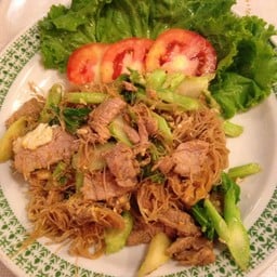 โกลเด้นเลคไซด์รีสอร์ท