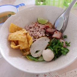 ก๋วยเตี๋ยวปุ๊ หลังศาลากลางพิษณุโลก