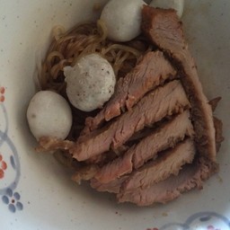 ก๋วยเตี๋ยวแห้งหมูย่าง