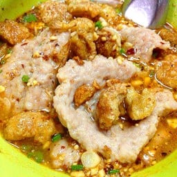 หมูเด้งพร้อมกากหมูกรอบๆ ยอมรับว่าอ้วน แต่มันอร่อยเกินกว่าจะหยุดได้ !!