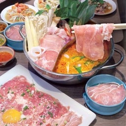 เลือกได้ไม่อั้นค่าาา ทั้งสันคอหมูสไลด์ เบคอน เนื้อโคขุนหรือจะเสือร้องไห้ก็มาค่าา