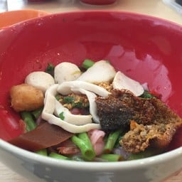 ลูกชิ้นปลาบรรทัดทอง AIA Capital Center