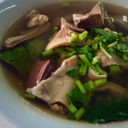 ร้านต้มเลือดหมู(ริมทางรถไฟสามเสน)
