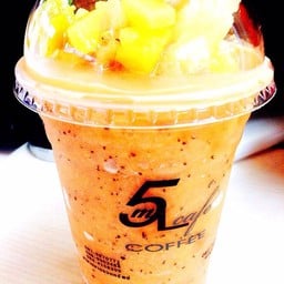 Ml5 Cafe&coffee ซอยอารีย์