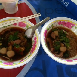 ก๋วยเตี๋ยวเรือคลองอ้อม (นายตุ้ย)