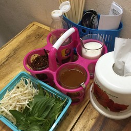 ก๋วยเตี๋ยว นายบุญ