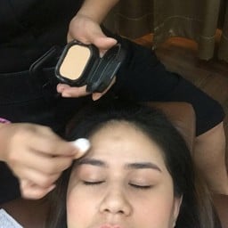 ตกแต่งรอบๆคิ้ว
