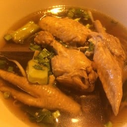 ก๋วยเตี๋ยวไก่ตุ๋น