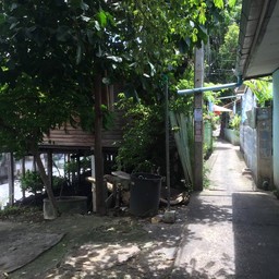 เห็นบ้านหลังนี้คือถึงแล้ว