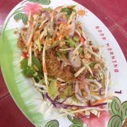 ยำาปลาดุกฟู 100฿