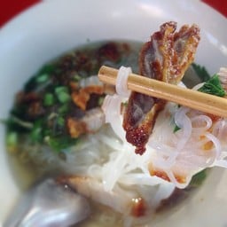 ก๋วยเตี๋ยว ข้าวมันไก่