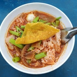 ก๋วยเตี๋ยวลูกชิ้นนายเล้ง ปากซอยนวมินทร์ 77