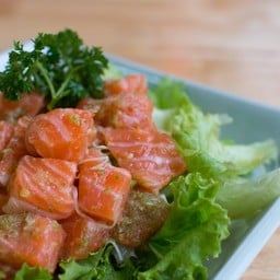 อีก 1 เมนูฮิตราดด้วยน้ำจิ้มซีฟู๊ด รสชาติจัดจ้าน เรียกน้ำย่อยได้ดีสุดๆ