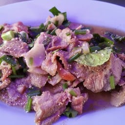 คอหมูน้ำตก