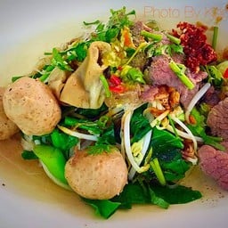 ก๋วยเตี๋ยวน้ำหนาว