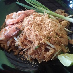 ผัดไทยกุ้งสด