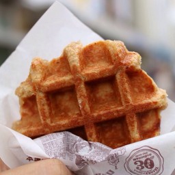 Manneken Sanyo Himeji Station