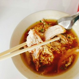 ข้าวขาหมูเจ๊หมวย สูตรอาก๋ง