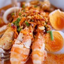 ก๋วยเตี๋ยวต้มยำในตำนาน-ขอบสระ