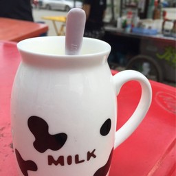 นมสด ขนมปังปิ้ง หน้าธนาคารกรุงเทพ สาขาสารภี