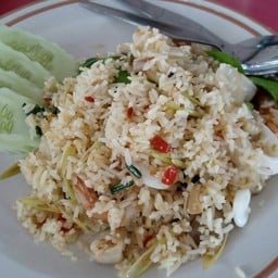 ข้าวผัดต้มยำทะเล