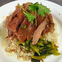 ข้าวหมูแดงนครปฐม ( นาเกลือ )