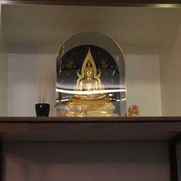 สมเป็นชาวพิดโลกค่ะ บูชาหลวงพ่อพุทธชินราช