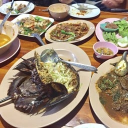 น้ำพริกแมงดา  ผัดเผ็ดปลาดุกนา หมูสามชั้นทอด แกงส้ม!!!