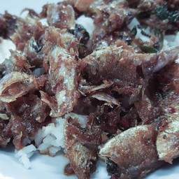 ปลากรอบผัดพริก