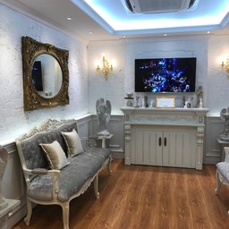 ห้องรับรองระหว่างรอ