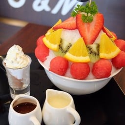 C&M Cafe and Bistro