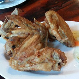 ปีกไก่ทอดน้ำปลา