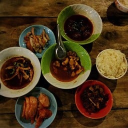 ม่าแข่น