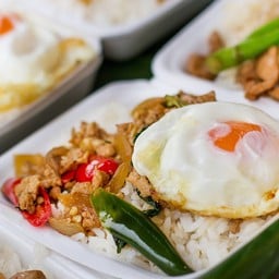 เจ๊หมวย ข้าวกล่อง 10 บาท