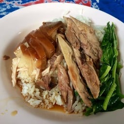 ข้าวขาหมู ข้าวราดแกง จรัญฯ57