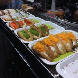 ขนมถังแตก ริมแม่น้ำตาปี
