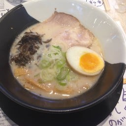 Tonkutsu Ramen ซุปกระดูกหมู หวานมัน