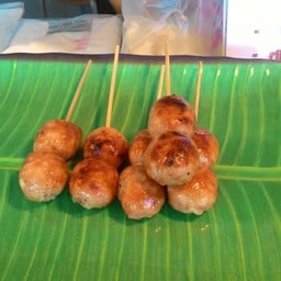 ไส้กรอกแม่ไก่ ราษฎร์บูรณะ