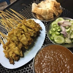 หมูสะเต๊ะ ร้านสีฟ้า เสรีไทย41