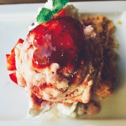 ไอศกรีมโฮมเมดดีงาม มีเนื้อสตรอเบอรีจริงๆ หวานพอดี