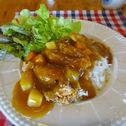 ข้าวแกงกระหรี่หมูทอด