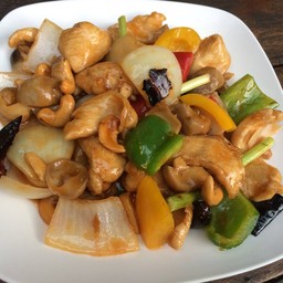 ไก่ผัดเม็ดมะม่วง