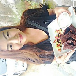  ."ช๊อคโกแลตครีมสดผลไม้"ที่รอคอย มะบอกดูหน้าก็รุ้ว่าฟินแค่ไหน อิอิ